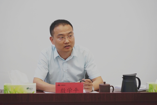 副總經(jīng)理、總經(jīng)濟(jì)師殷學(xué)平進(jìn)行總結(jié)發(fā)言.jpg